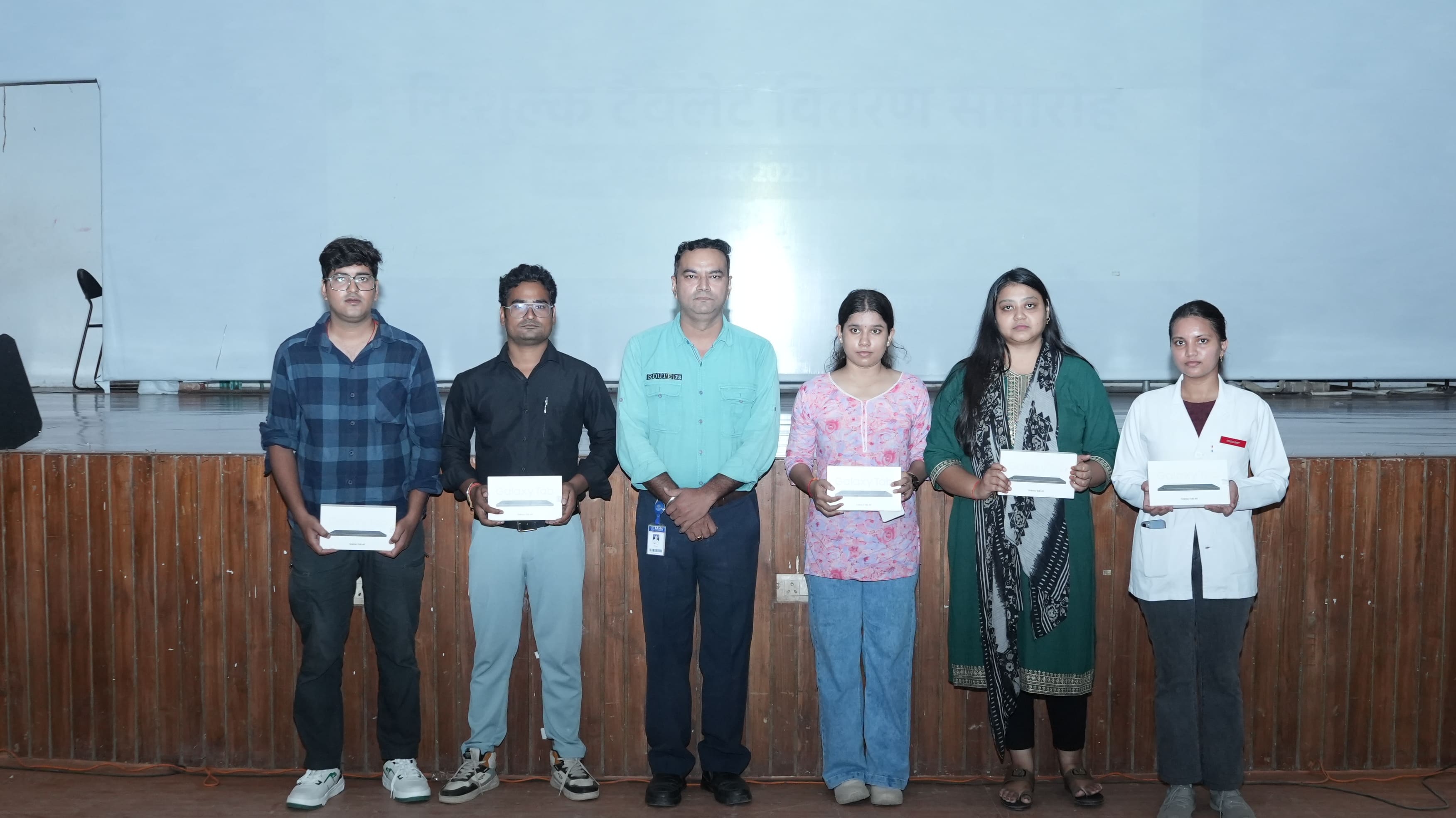 swami-vivekananda-yojana-ru-distributes-tablets-mission-digishakti-2k25