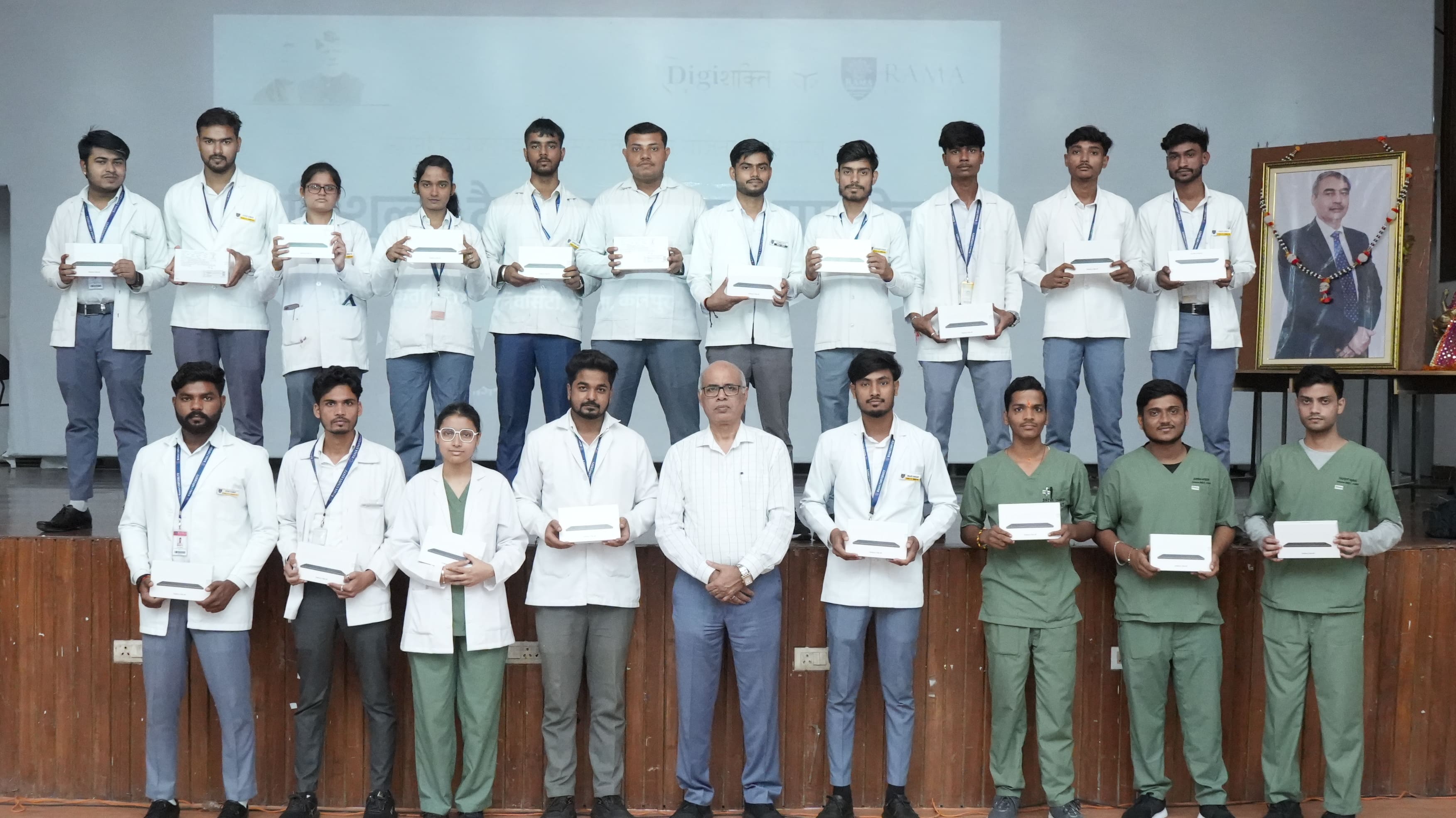 swami-vivekananda-yojana-ru-distributes-tablets-mission-digishakti-2k25