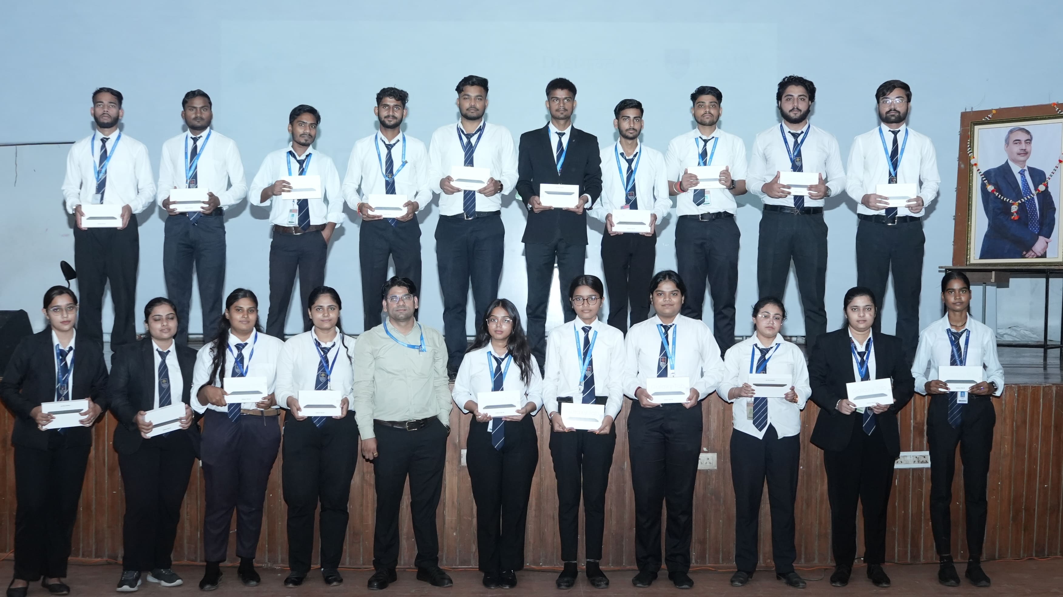 swami-vivekananda-yojana-ru-distributes-tablets-mission-digishakti-2k25
