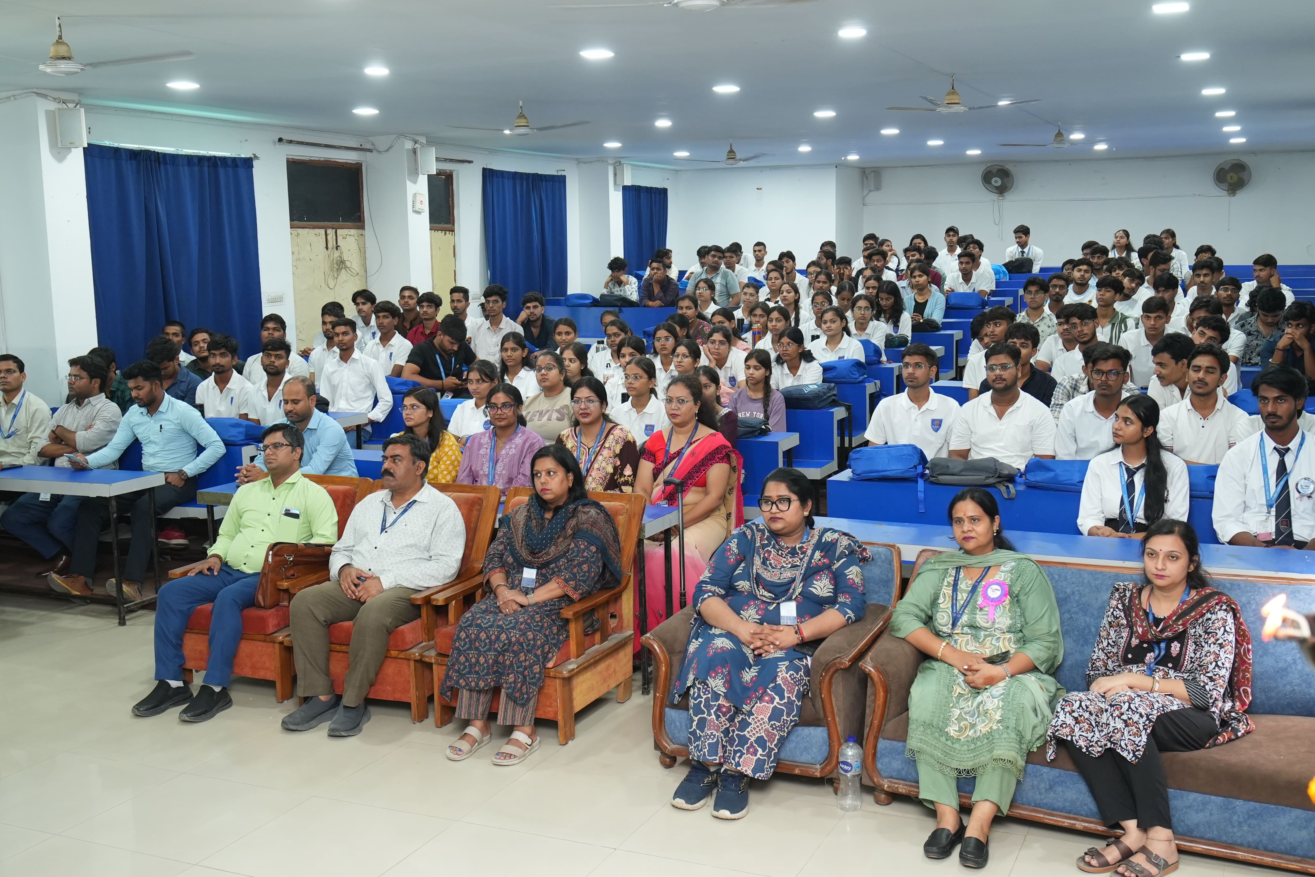 fet-organises-expert-talk-on-education-technology
