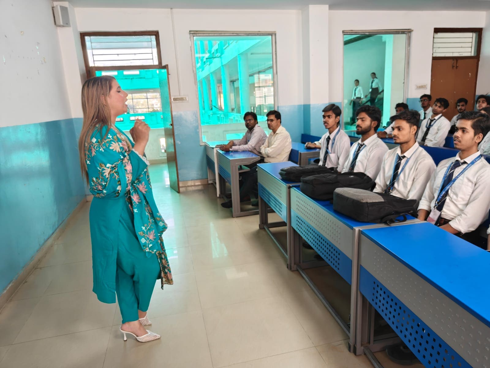 rama-university-hosts-insightful-grooming-session-empowering-students-for-global-careers-and-personality-development-success